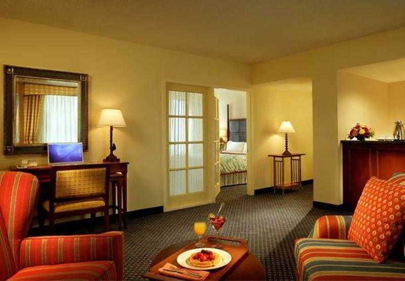 Marriott Westchase Otel 4*
