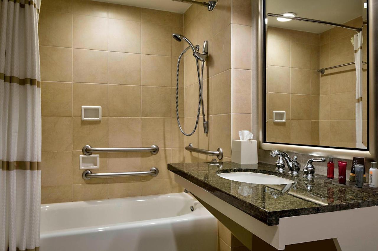 Marriott Westchase Otel 4*